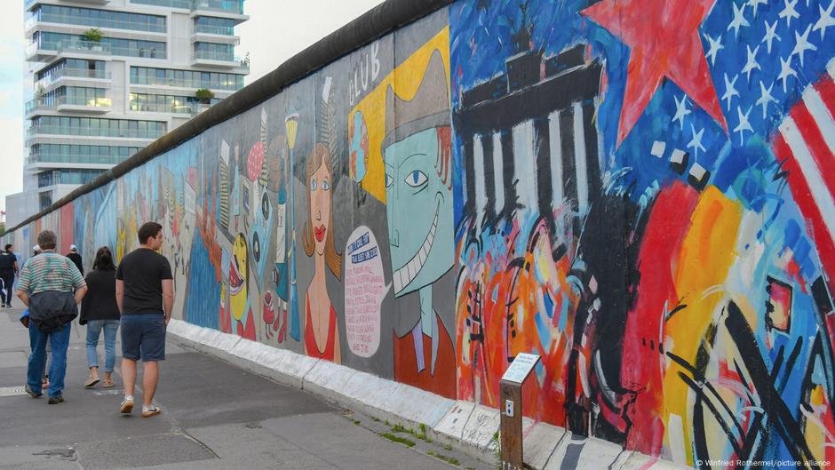 East Side Gallery turns 35 – DW – 09/24/2025